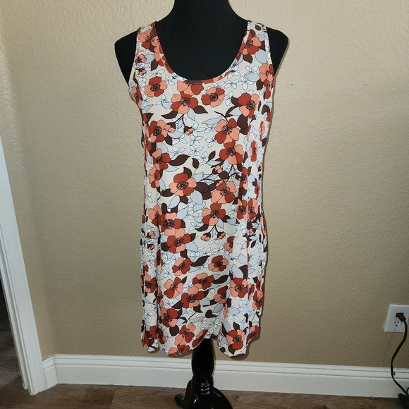 Hayden Los Angeles Floral Sleeveless Dress NWT Sizes S,M,L Available - Picture 6 of 10